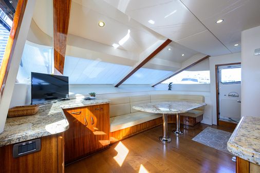 Hatteras 80 Motor Yacht Sky Lounge image