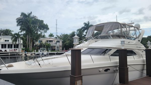 Sea Ray 450 Express Bridge