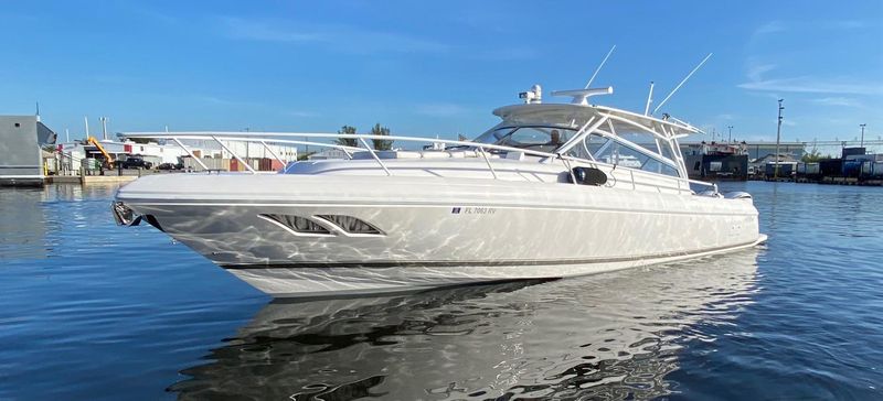 Intrepid 430 Sport Yacht - main image