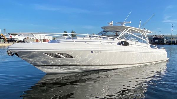 Intrepid 430 Sport Yacht
