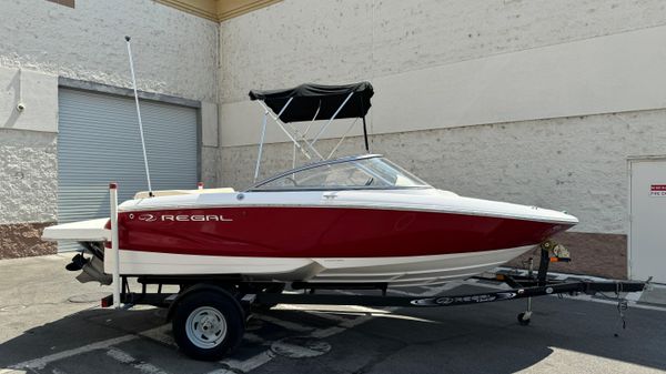 Regal 1900 ES Bowrider