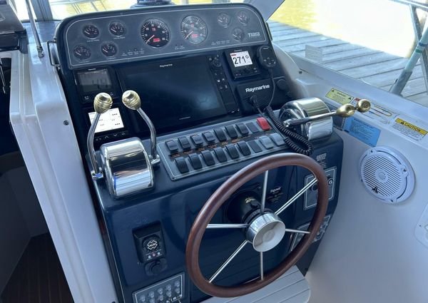 Tiara Yachts 2900 Coronet image