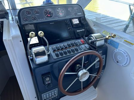 Tiara Yachts 2900 Coronet image