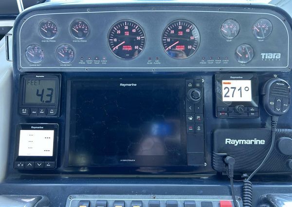 Tiara Yachts 2900 Coronet image