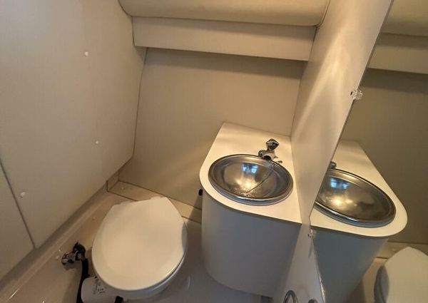 Tiara Yachts 2900 Coronet image