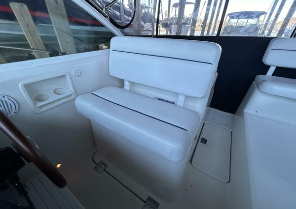 Tiara Yachts 2900 Coronet image