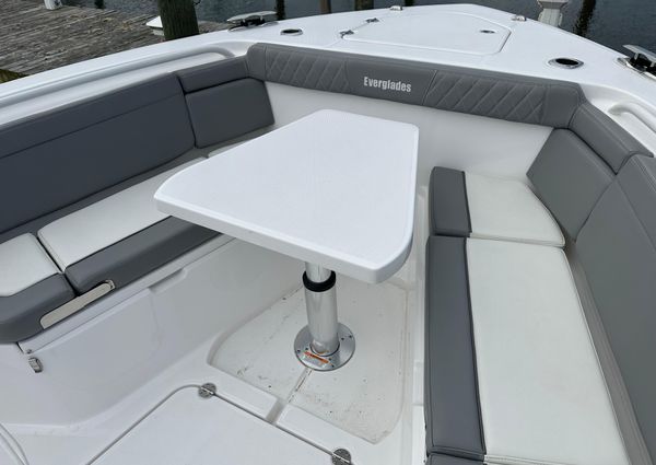 Everglades 395 Center Console image