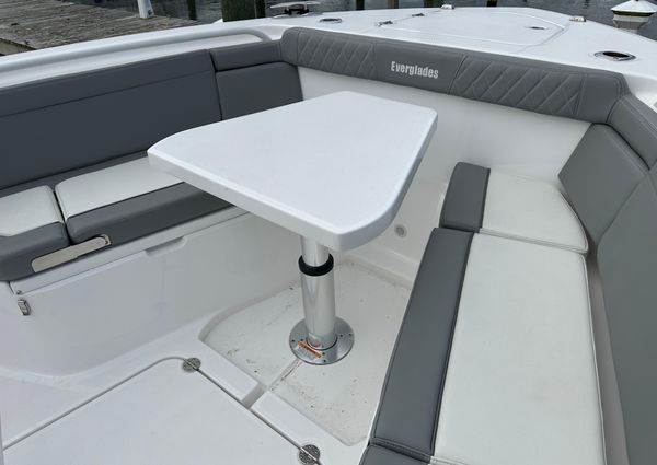 Everglades 395 Center Console image