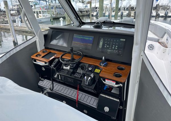 Everglades 395 Center Console image