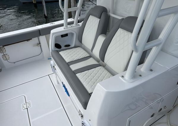 Everglades 395 Center Console image