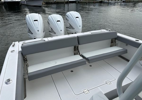 Everglades 395 Center Console image