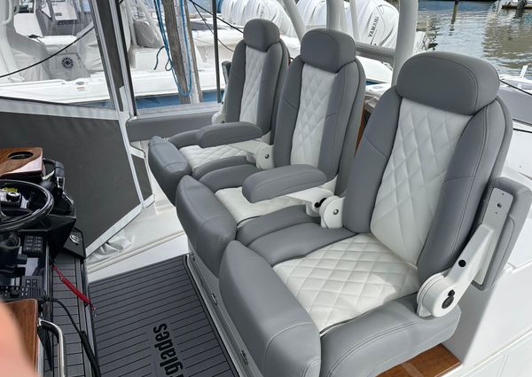 Everglades 395 Center Console image