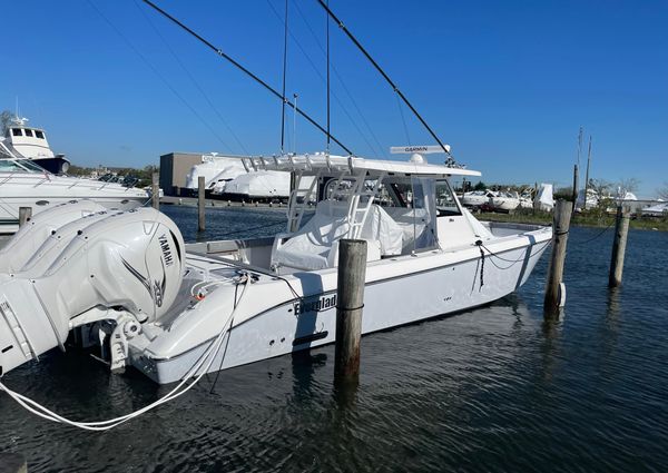 Everglades 395 Center Console image