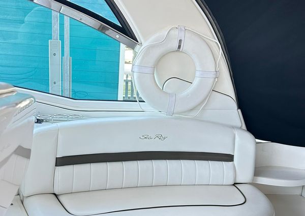 Sea Ray 52 Sundancer image