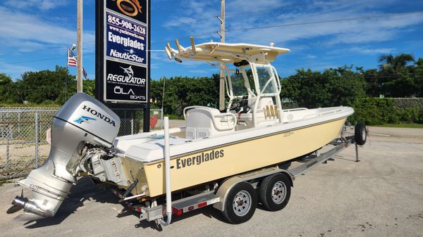 Everglades 223 CC