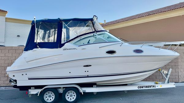 Sea Ray 240 Sundancer 