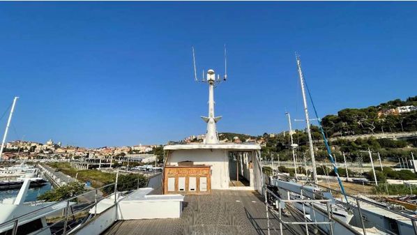 Benetti M/Y 30 image