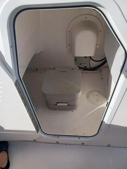 Everglades 243 Center Console image