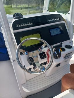 Everglades 243 Center Console image