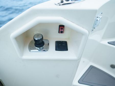 Sea Ray L590 image