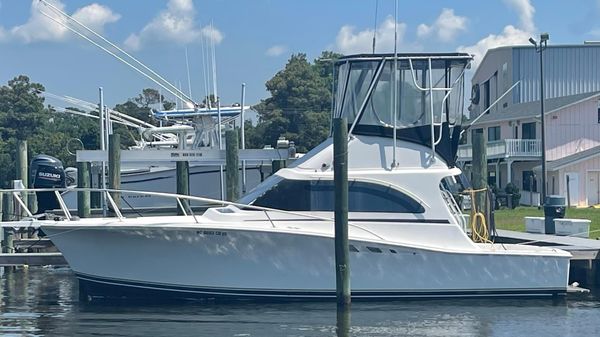 Luhrs Tournament 320 Convertible