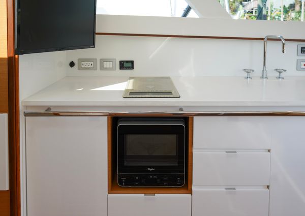 Bertram 35 Flybridge image