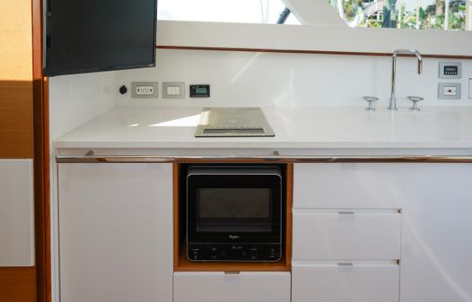 Bertram 35 Flybridge image