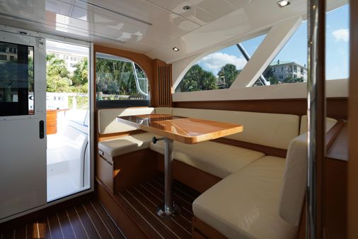 Bertram 35 Flybridge image