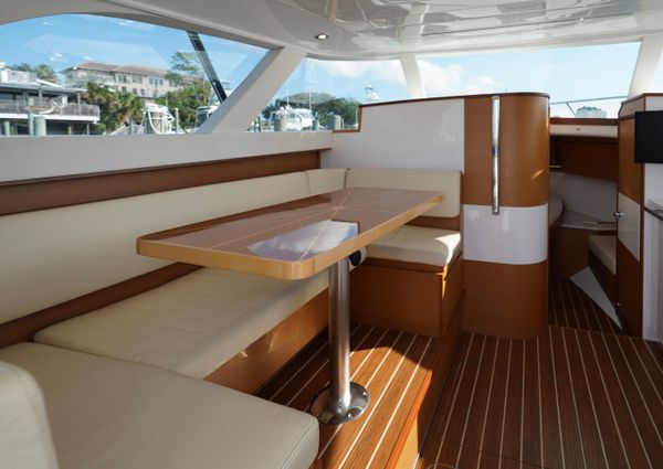 Bertram 35 Flybridge image