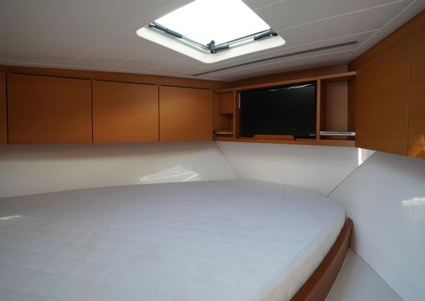 Bertram 35 Flybridge image