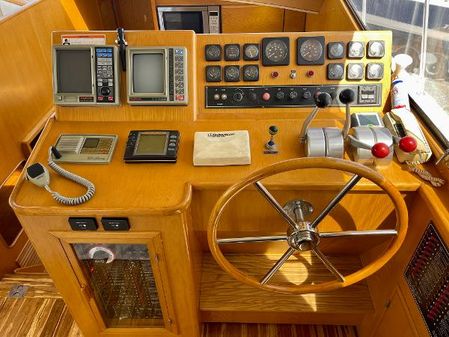 Dyna VANTARE-COCKPIT-MOTOR-YACHT image