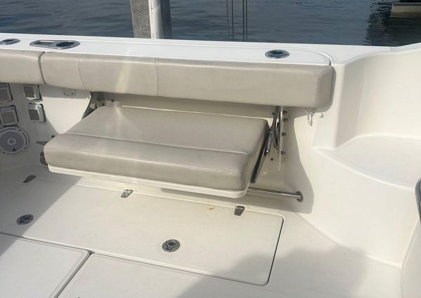 Boston Whaler 315 Conquest image