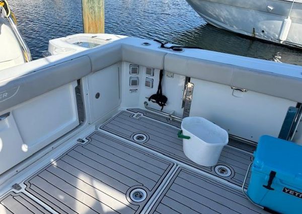 Boston Whaler 315 Conquest image