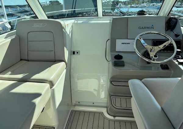 Boston Whaler 315 Conquest image