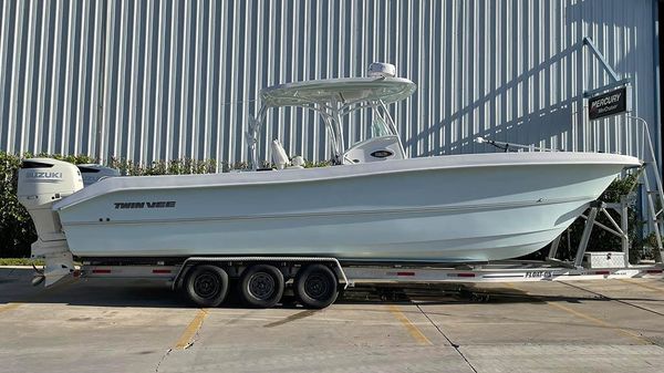 Twin Vee 310 GF