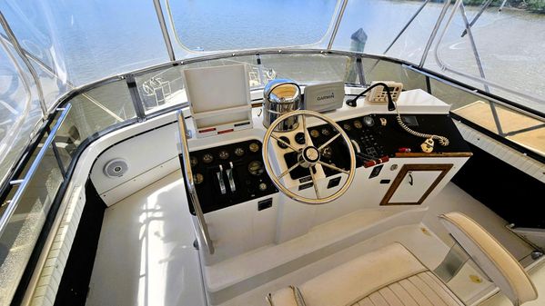 Carver 430-COCKPIT-MOTOR-YACHT image