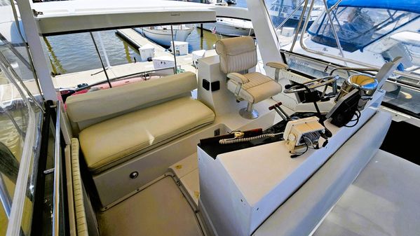 Carver 430-COCKPIT-MOTOR-YACHT image