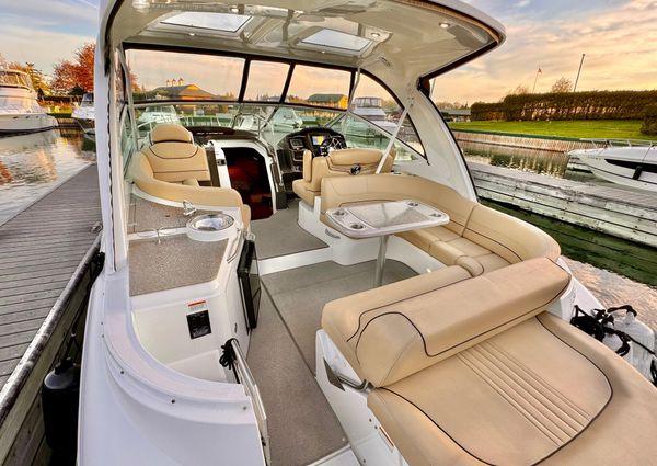 Cruisers Yachts 350 Express image