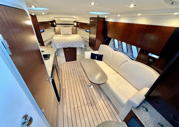 Cruisers Yachts 350 Express image