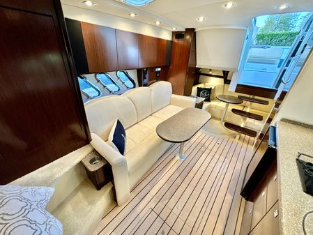 Cruisers Yachts 350 Express image