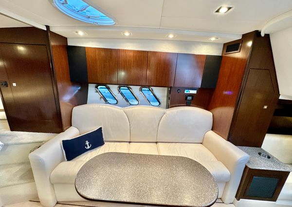 Cruisers Yachts 350 Express image