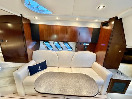 Cruisers Yachts 350 Express image