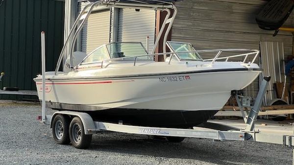 Boston Whaler Dauntless 20 