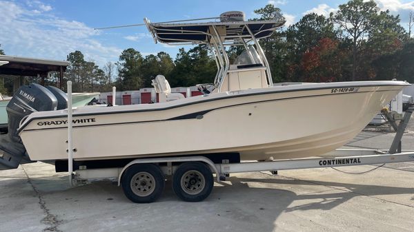 Grady-White Advance 257 