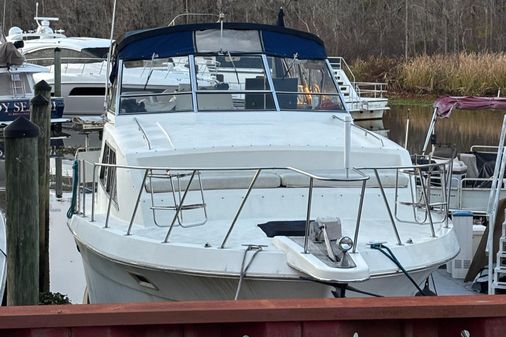 Chris-Craft 381 Catalina image