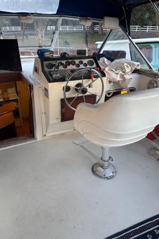 Chris-Craft 381 Catalina image