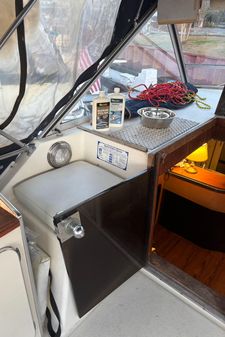 Chris-Craft 381 Catalina image