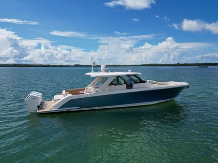 Tiara Yachts 48 LS image