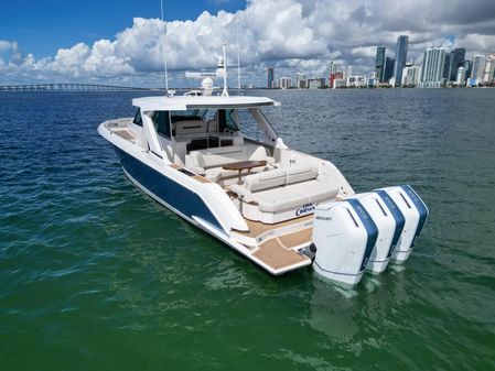 Tiara Yachts 48 LS image