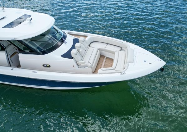 Tiara Yachts 48 LS image